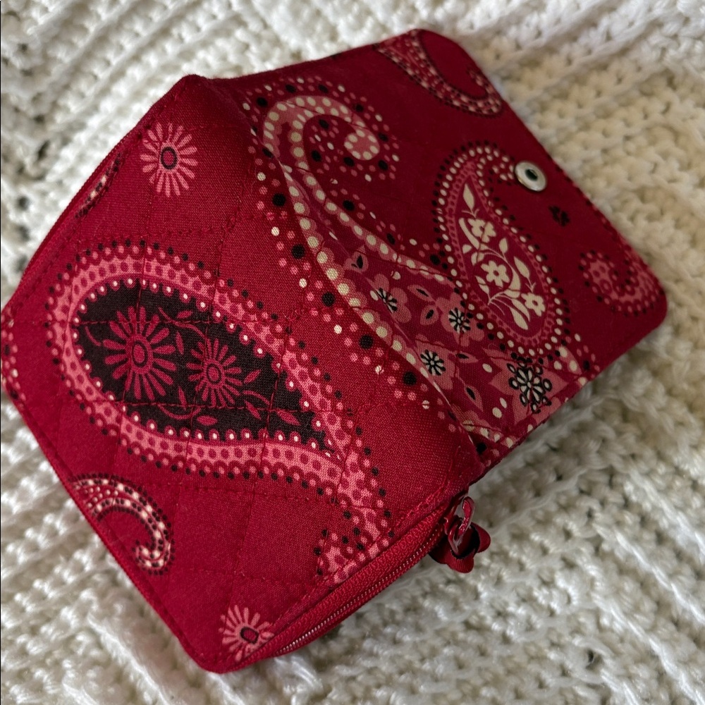 Vera Bradley Red Paisley Quilted Zip Wallet Cowgirl Western - Picture 3 of 7